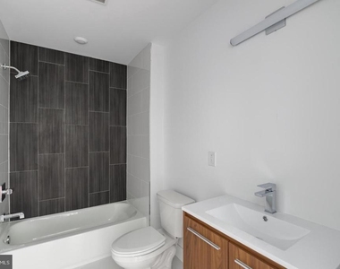 813 N Broad Street - Photo Thumbnail 16