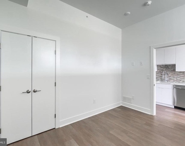 813 N Broad Street - Photo Thumbnail 14
