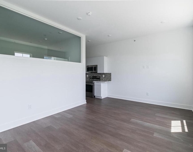 813 N Broad Street - Photo Thumbnail 10