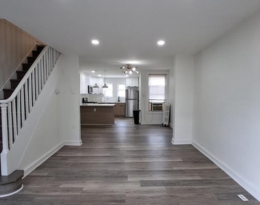7710 Temple Road - Photo Thumbnail 3