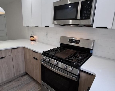 7710 Temple Road - Photo Thumbnail 12