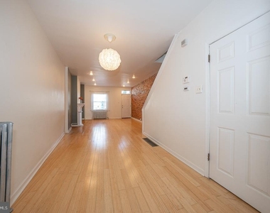 3621 Calumet Street - Photo Thumbnail 5