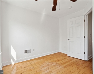 2553 Collins Street - Photo Thumbnail 18