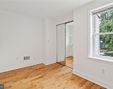 2553 Collins Street - Photo Thumbnail 14