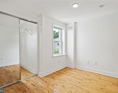 2553 Collins Street - Photo Thumbnail 15