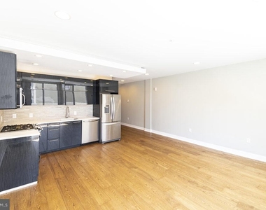 820 N 3rd Street - Photo Thumbnail 2
