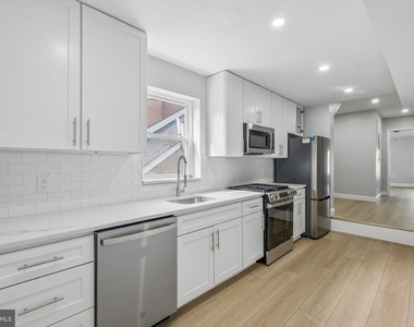 617 8th Street S - Photo Thumbnail 1