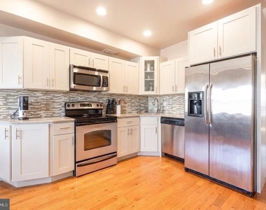 1826 Christian Street - Photo Thumbnail 5