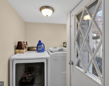 416 E Flora Street - Photo Thumbnail 11