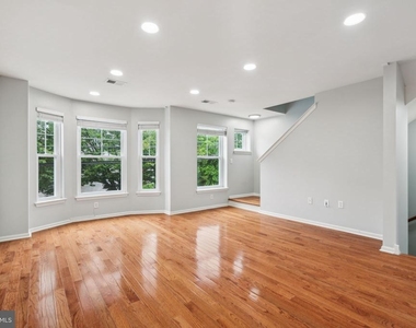 1303 N 7th Street - Photo Thumbnail 3