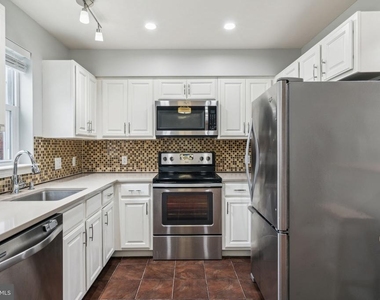 1303 N 7th Street - Photo Thumbnail 8