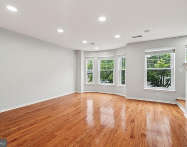 1303 N 7th Street - Photo Thumbnail 2