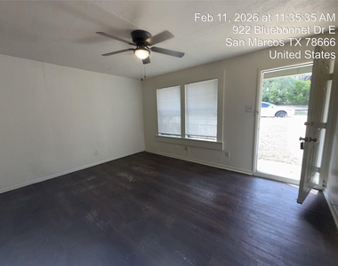 920-922 E Bluebonnet Dr - Photo Thumbnail 4