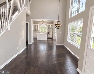 173 Providence Lane - Photo Thumbnail 6