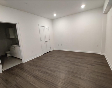4361 S Congress Ave - Photo Thumbnail 13