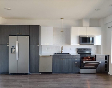 4361 S Congress Ave - Photo Thumbnail 2