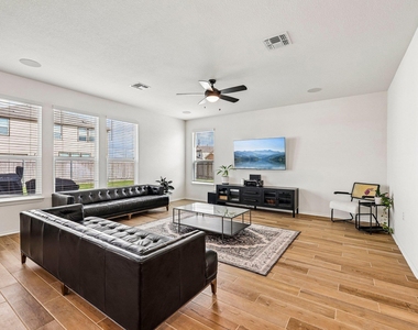 12720 Oxford Vineyard Ln - Photo Thumbnail 5