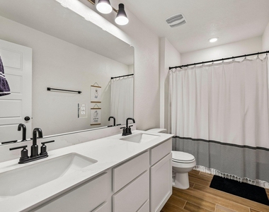 12720 Oxford Vineyard Ln - Photo Thumbnail 16