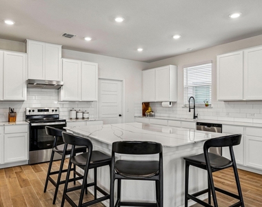12720 Oxford Vineyard Ln - Photo Thumbnail 1