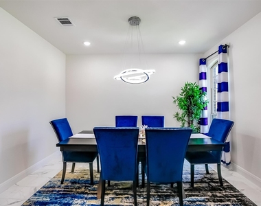 731 Expedition Way - Photo Thumbnail 5