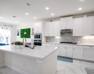731 Expedition Way - Photo Thumbnail 15