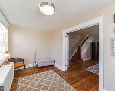 207 W 11th Avenue - Photo Thumbnail 3