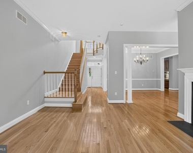 54 Old Barn Drive - Photo Thumbnail 10