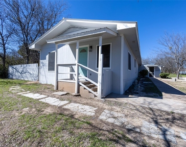 2304 Thrasher Ln - Photo Thumbnail 1