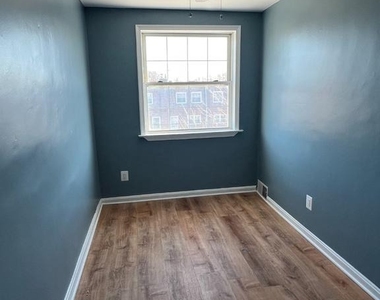 2045 Heather Road - Photo Thumbnail 9