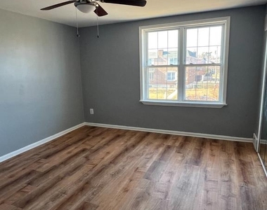 2045 Heather Road - Photo Thumbnail 12