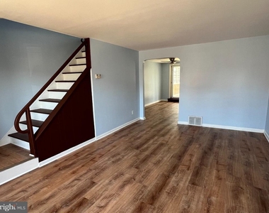 2045 Heather Road - Photo Thumbnail 3