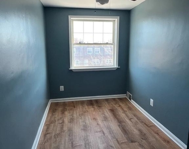 2045 Heather Road - Photo Thumbnail 10