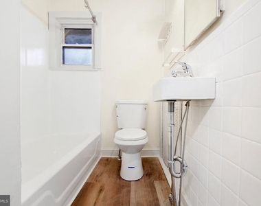126 N Wycombe Avenue - Photo Thumbnail 2