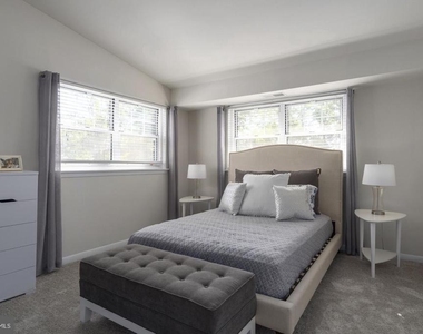 284 Iven Avenue - Photo Thumbnail 1