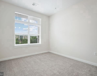 131 Bridge Street - Photo Thumbnail 96