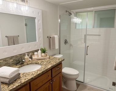 1015 E Yager Ln - Photo Thumbnail 22