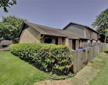 1015 E Yager Ln - Photo Thumbnail 36
