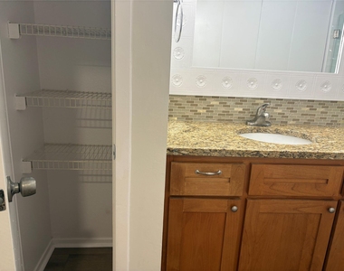 1015 E Yager Ln - Photo Thumbnail 24