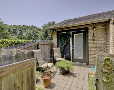1015 E Yager Ln - Photo Thumbnail 35