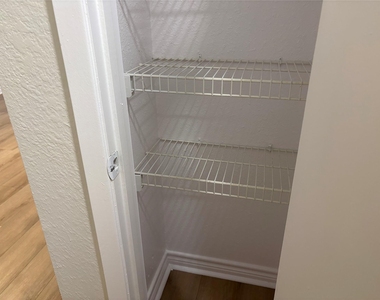 1015 E Yager Ln - Photo Thumbnail 30