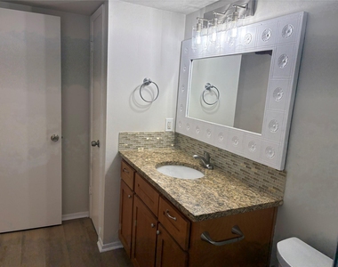 1015 E Yager Ln - Photo Thumbnail 26