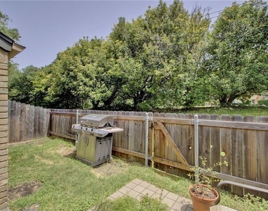 1015 E Yager Ln - Photo Thumbnail 32