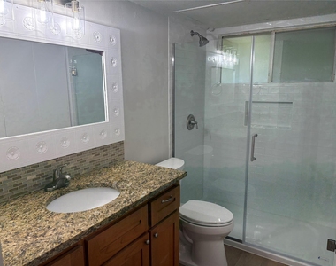 1015 E Yager Ln - Photo Thumbnail 23
