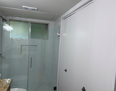 1015 E Yager Ln - Photo Thumbnail 28