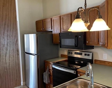 5 Fieldcrest Drive - Photo Thumbnail 7