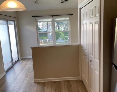 5 Fieldcrest Drive - Photo Thumbnail 5