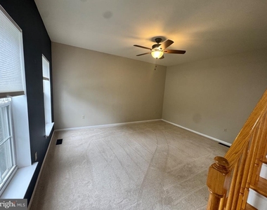 1225 Meadow Brook Drive - Photo Thumbnail 5