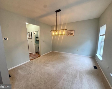 1225 Meadow Brook Drive - Photo Thumbnail 7