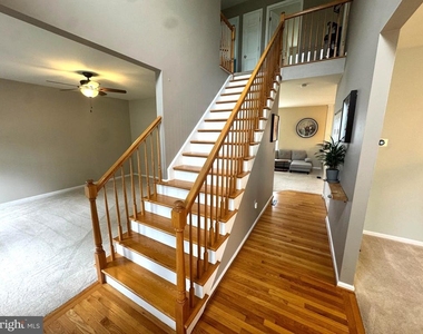 1225 Meadow Brook Drive - Photo Thumbnail 4