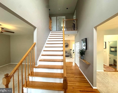 1225 Meadow Brook Drive - Photo Thumbnail 3